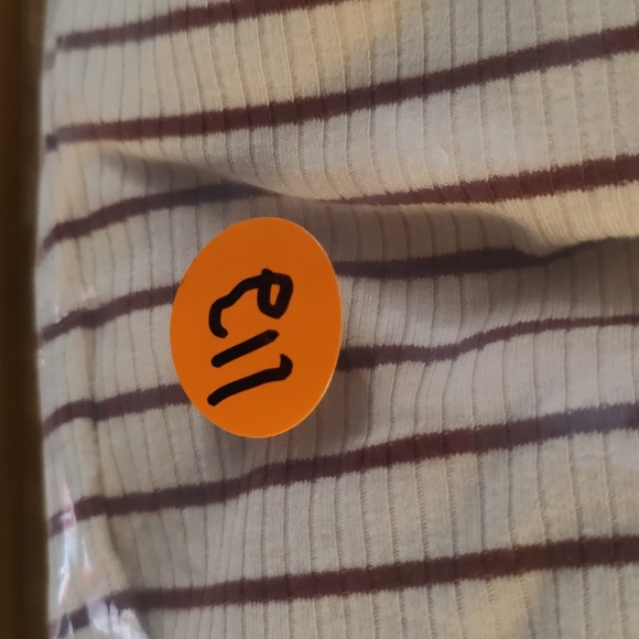 🎊Super Soft Rib V-Neck Drawstring Crop Tank - Picture 6 of 6